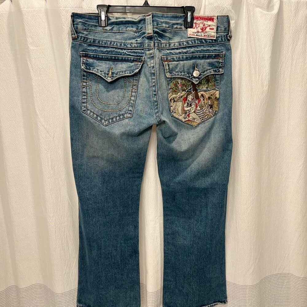 True religion embroidered back pocket jeans